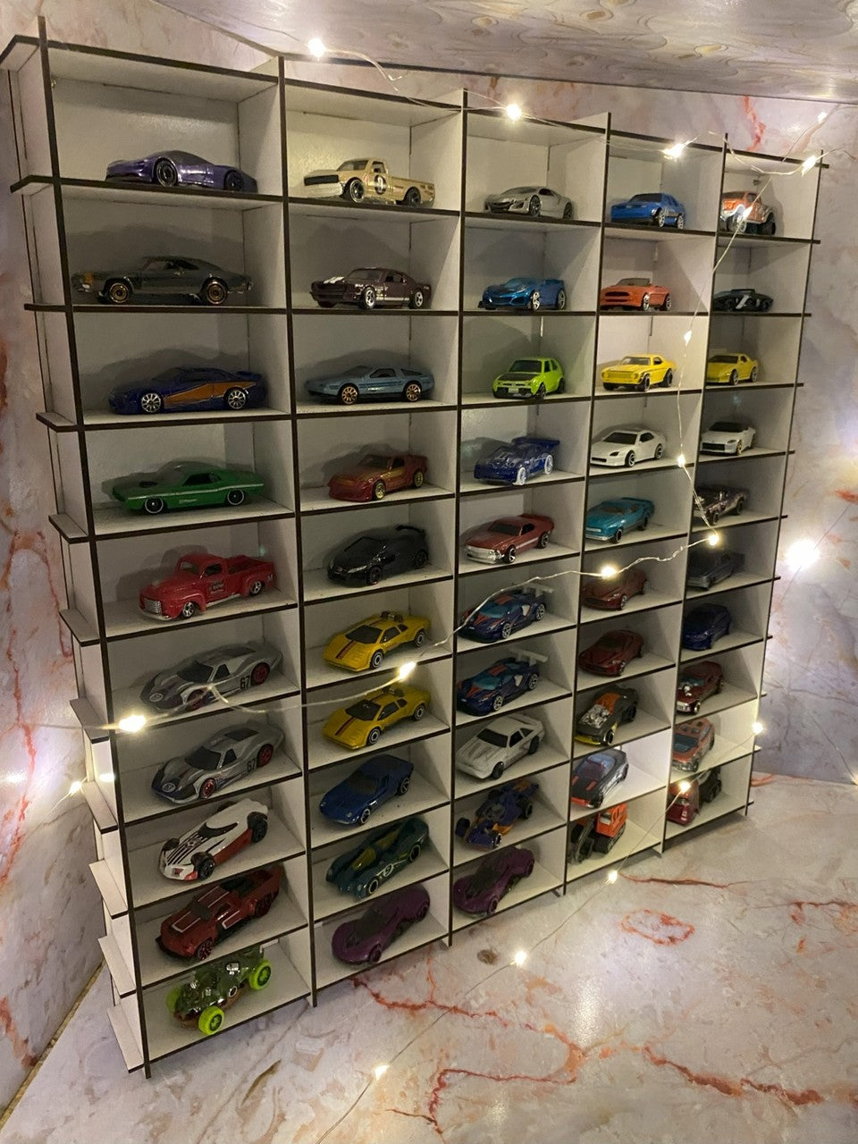 Ahşap Araba Rafı 50'li Beyaz Renk (Hotwheels ve Matcbox Arabaları Için Uygundur)