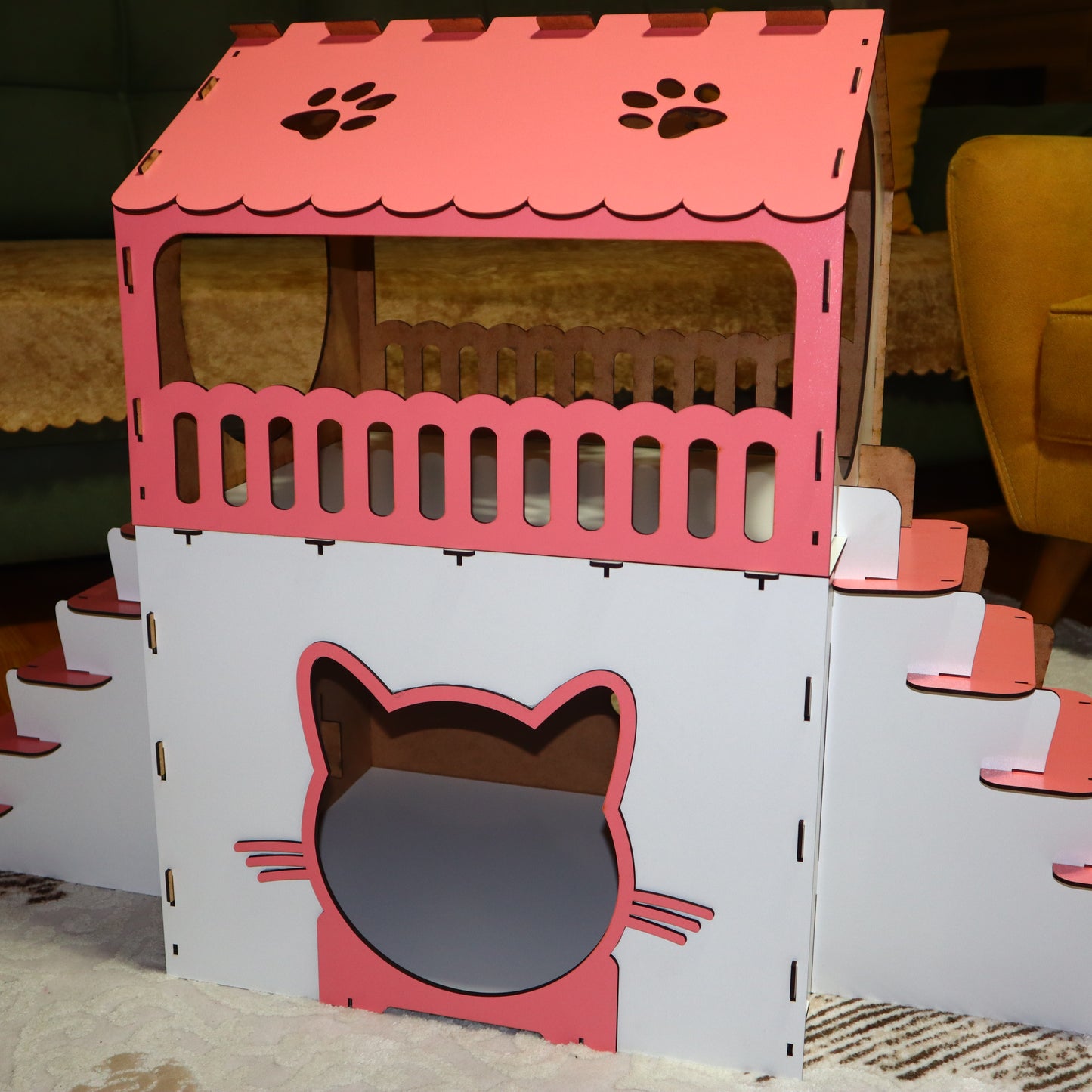 Çift Katlı Ahşap Kedi Evi – Merdivenli, Modern Tasarım, Dayanıklı MDF & Pleksi Kedi Kulübesi | Kapalı ve Açık Alan Kullanımı BEYAZ-PEMBE RENK