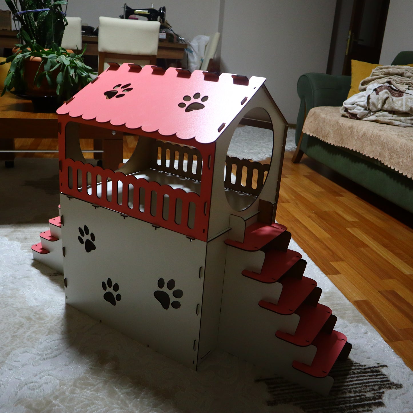 Çift Katlı Ahşap Kedi Evi – Merdivenli, Modern Tasarım, Dayanıklı MDF & Pleksi Kedi Kulübesi | Kapalı ve Açık Alan Kullanımı BEYAZ-PEMBE RENK