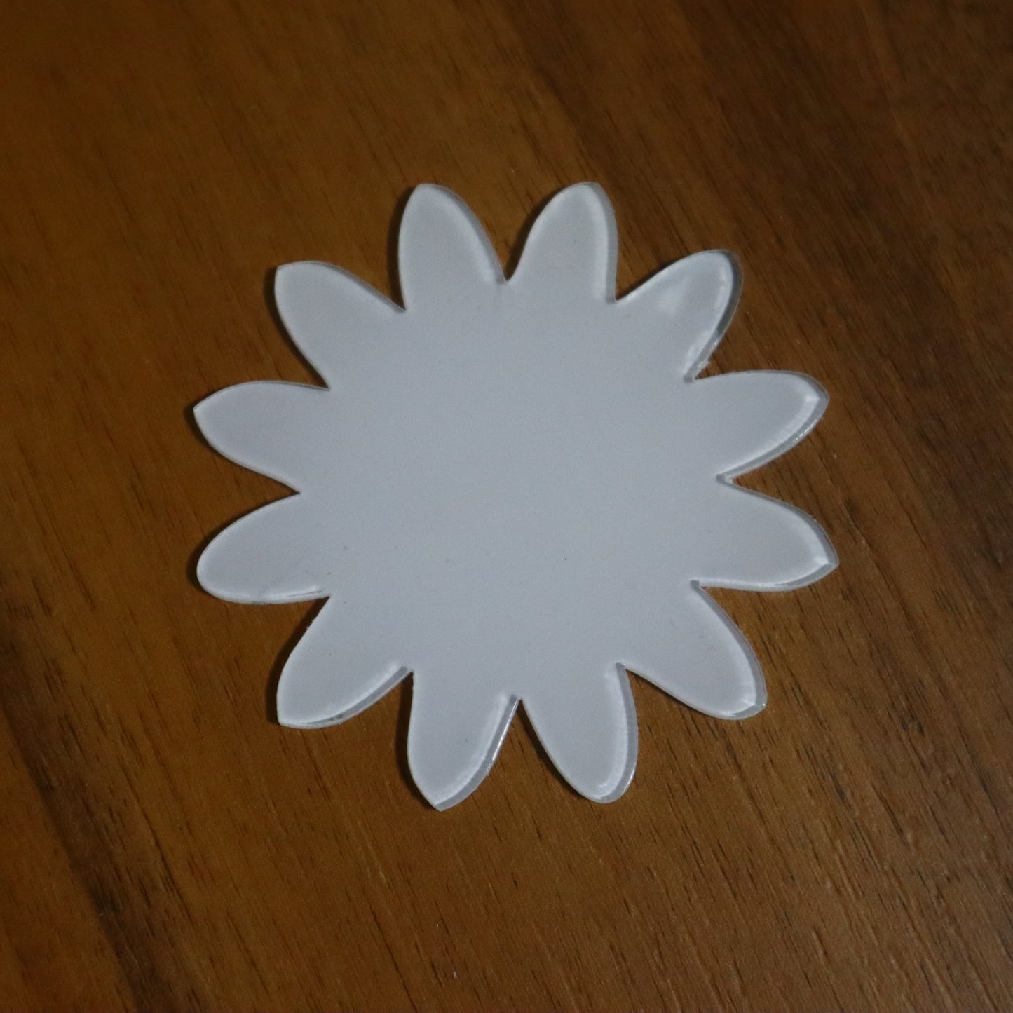 7 cm Güneş & Çiçek Formlu Pleksi Magnet (50 Adet) – Hediyelik ve Kişiselleştirme Tasarımları İçin