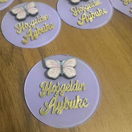 Kişiye Özel Kelebek Figürlü Şeffaf Pleksi Magnet – Aynalı Yazı Tasarımlı Bebek Doğum Günü & Hoş Geldin Hediyeliği 10 Adet